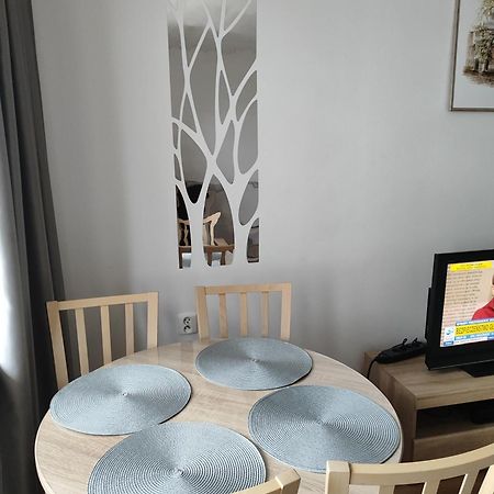 Apartament Praski 5 Minut Od Metra I Starego Miasta Spacerem Do Zoo I Konesera Varsó Kültér fotó